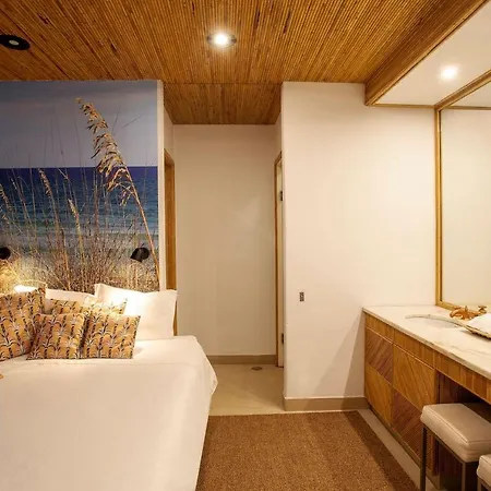 Holiday home House W Pool & Garden By Lovelystay *